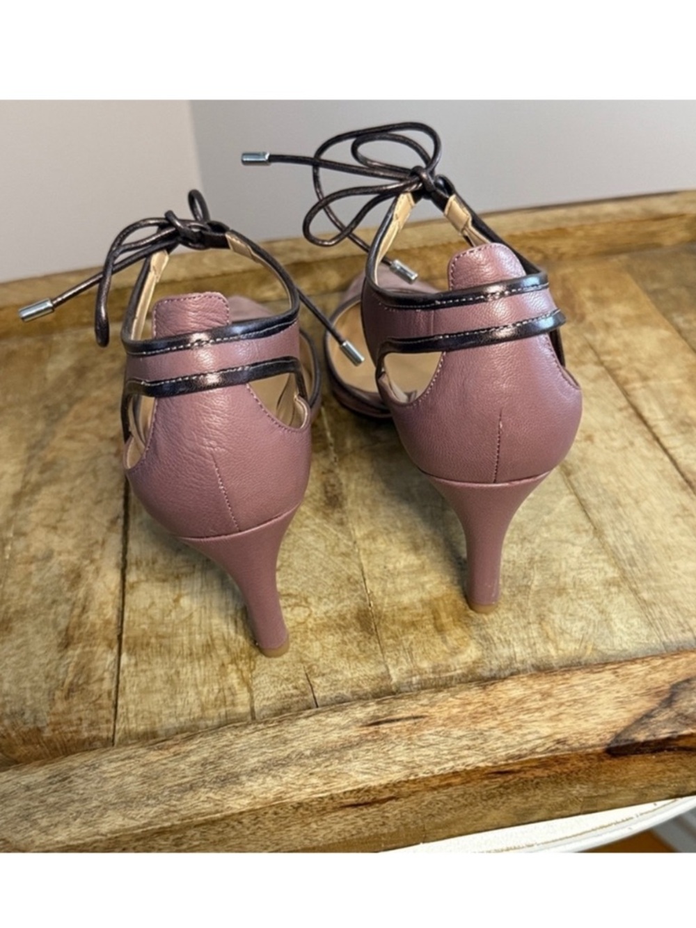 Franco Sarto Mauve Suede Pointed Toe Heels Size 10 Ankle Tie 3” Pump Lace Up - Picture 4 of 6